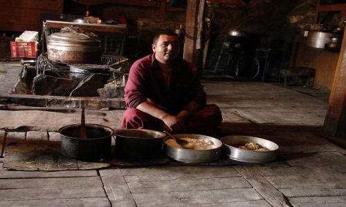 Zdjęcie INDIE / Ladakh / Dolina Nubra  / kuchnia klasztoru w Diskit