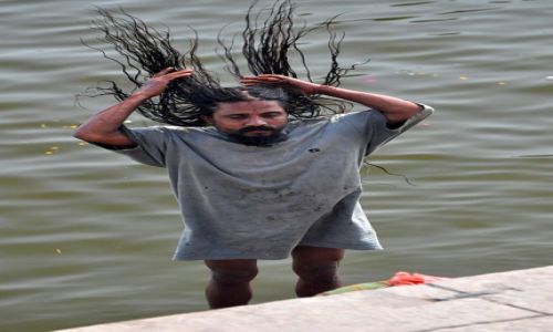 Zdjecie INDIE / Uttar Pradesh / Varanasi, ghaty / przy ghatach