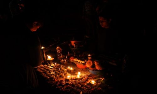 Zdjecie INDIE / Uttar Pradesh / Varanasi, ghaty / w Varanasi