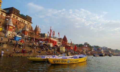 Zdjcie INDIE / Uttar Pradesh / Varanasi / odzie na Gangesie