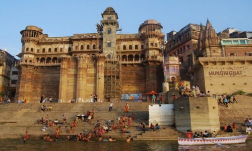 Zdjcie INDIE / Uttar Pradesh / Varanasi / Poranna Puja