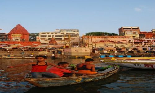 Zdjecie INDIE / Uttar Pradesh / Varanasi / Chopcy