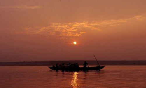 Zdjęcie INDIE / Uttar Pradesh / Varanasi / Ganges w Varanasi