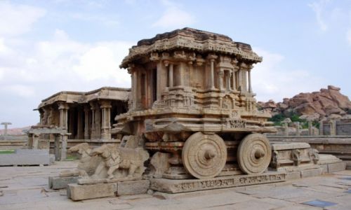Zdjecie INDIE / Karnataka / Hampi / Stone Chariot (kamienny rydwan) w Vittala Temple