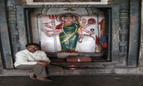 Zdjcie INDIE / stan Maharashtra / okolice Aurangabadu / twierdza Daulatabad witynia dinijska