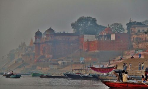 Zdjecie INDIE / - / Varanasi / wit nad Gangesem