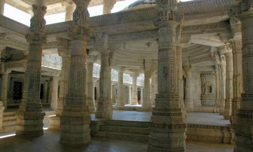 Zdjęcie INDIE / Rajastan / Ranakpur / w świątyni Dilwara