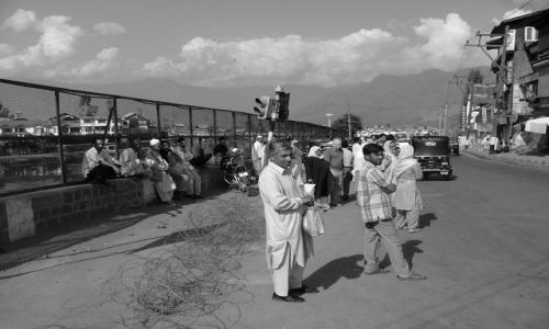 Zdjęcie INDIE / brak / Srinagar / przystanek autobusowy