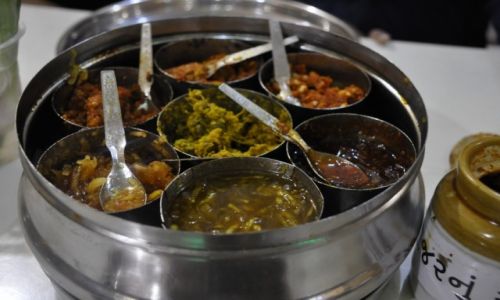 Zdjcie INDIE / Gujarat / Vadodara / Indyjskie marynaty i dipy