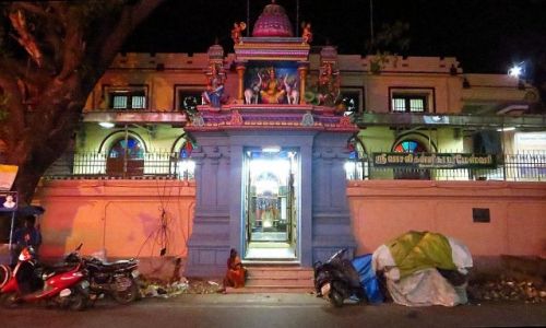 Zdjecie INDIE / Tamil Nadu / Pondicherry / wieczorny spacer