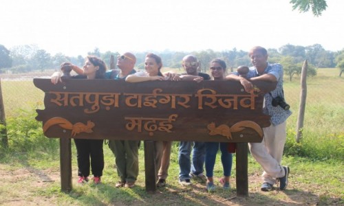 Zdjcie INDIE / Madhya Pradesh / Satpura / Wejcie do Narodowego Parku Satpura 