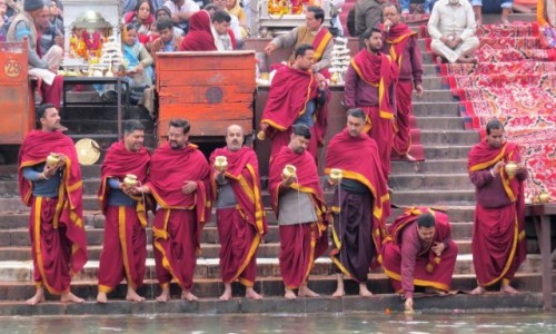 INDIE / Uttarakhand / Haridwar / Ceremonia Ganga aarti