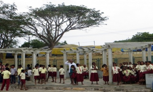 Zdjęcie INDIE / ... / na przystanku / Wycieczka