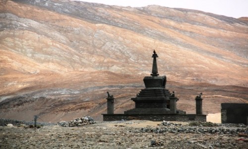 Zdjecie INDIE / Ladakh / Pangong Lake / Stupa