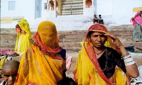 Zdjecie INDIE / brak / Pushkar / Pielgrzymi nad jeziorem Pushkar