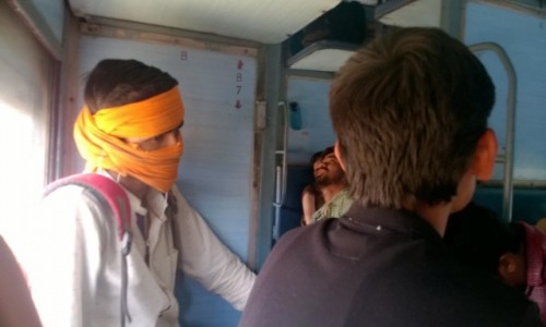 Zdjęcie INDIE / Madhya Pradeś / W drodze do Khajuraho / Towarzysze podróży