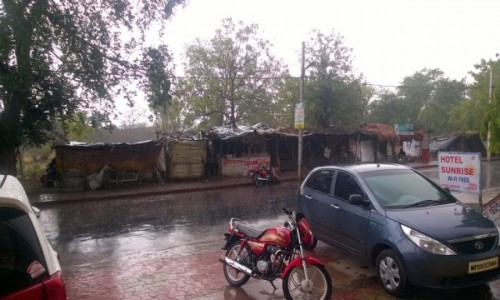 Zdjcie INDIE / Madhya Prade / Orcha / Monsunowa ulewa