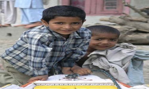 Zdjęcie INDIE / kashmir / Srinagar  / kashmere boys