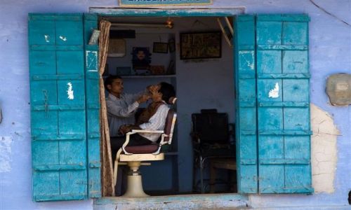 Zdjcie INDIE / Radastan / Pushkar / Salon fryzjerski