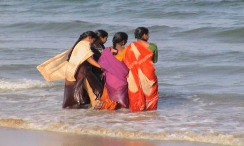 Zdjęcie INDIE / Tamil Nadu / Chennai / kapiel po hindusku