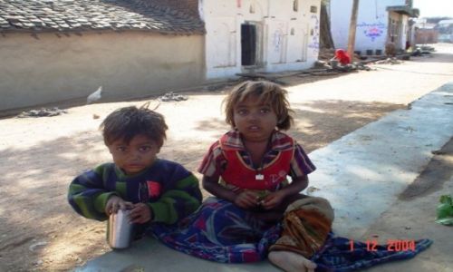 Zdjecie INDIE / Madhya Pradesh / okolice  Khajuraho / INDYJSKIE PORTRETY