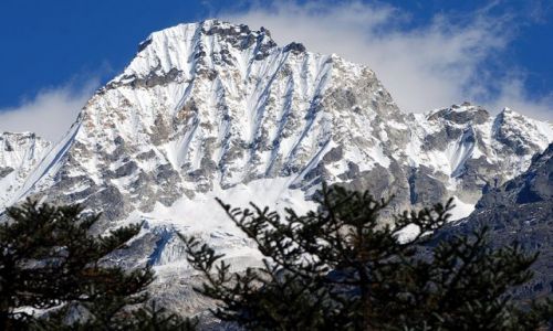 Zdjecie INDIE / sikkim / rejon Kangdzendzongi / Trekking w Sikkimie oferuje przepiękne widoki na wspaniałe ściany