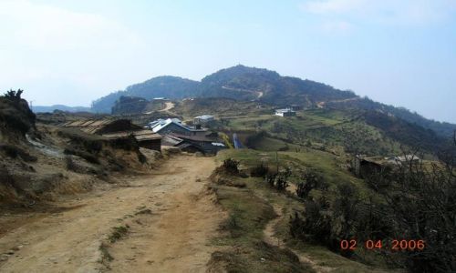 INDIE / Bengal Zachodni / trekking Sandakphu / wioska Kalipokhari