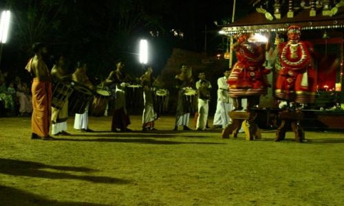 Zdjecie INDIE / pnocna Kerala / okolice Kannur / Theyyam w penej krasie