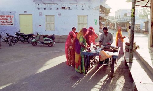 Zdjecie INDIE / Rajasthan / Pushkar / ulica Pushkaru
