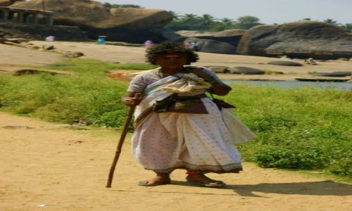 Zdjecie INDIE / Hampi / hampi / Maszeruje