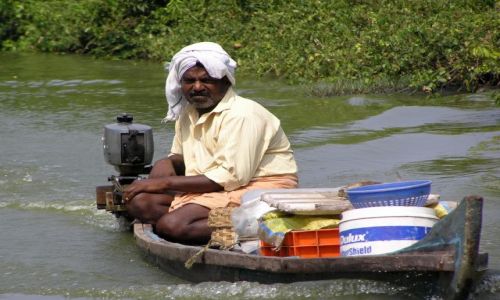 Zdjęcie INDIE / -Kerala / kanały między Kochin a Alapuzzha / życie codzienne