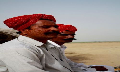 Zdjęcie INDIE / Rajasthan / Ghodu / Rajastańczycy