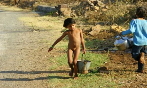 Zdjecie INDIE / Mandi / Mandi / Transport  wody