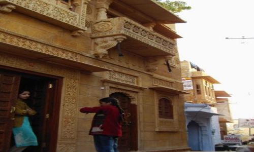 INDIE / Rajasthan / Jaisalmer - pustynia Thar / bajkowy fort - i jego mieszkacy