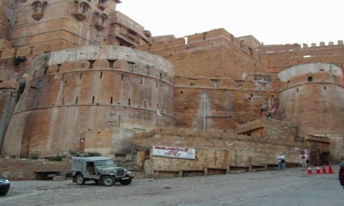 INDIE / Rajasthan / Jaisalmer - pustynia Thar / bajkowy fort