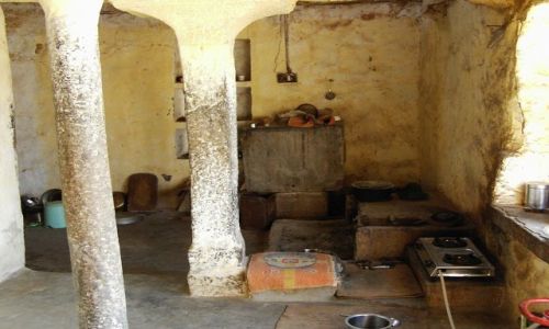 INDIE / Rajasthan / Jaisalmer - pustynia Thar / przypadkowe wtargnicie do domostwa...