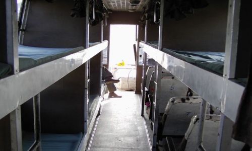 INDIE / Rajasthan / Jaisalmer - pustynia Thar / autobus, nocny...