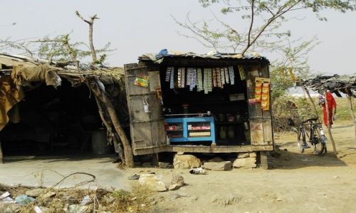 INDIE / Rajasthan / Jodhpur - Jaipur / w drodze do Jaipur- sklep przydrony