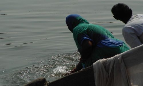 INDIE / Uttar Pradesh / Varanasi / pranie
