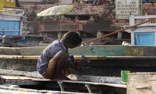 INDIE / Uttar Pradesh / Varanasi / w doku
