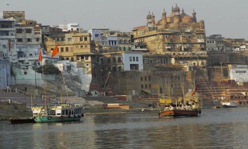INDIE / Uttar Pradesh / Varanasi / widok na ghaty