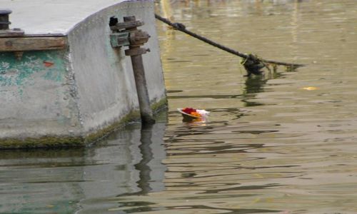 INDIE / Uttar Pradesh / Varanasi / zbkane wiateko