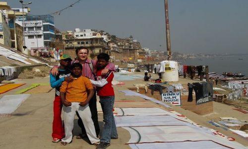 INDIE / Uttar Pradesh / Varanasi / koledzy