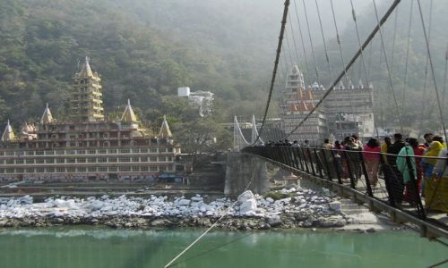 INDIE / Uttaranchal / Rishikesh / widok na Ashramy