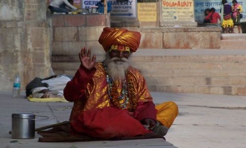 Zdjecie INDIE / Uttar Pradesh / Varanasi / Baba na ghatach w Varanasi