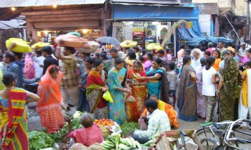 Zdjecie INDIE / Uttar Pradesh / Waranasi / kolorowy chaos