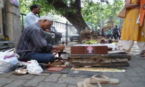 Zdjecie INDIE / Maharashtra / Mumbaj / Tu wszystko  da si naprawi!
