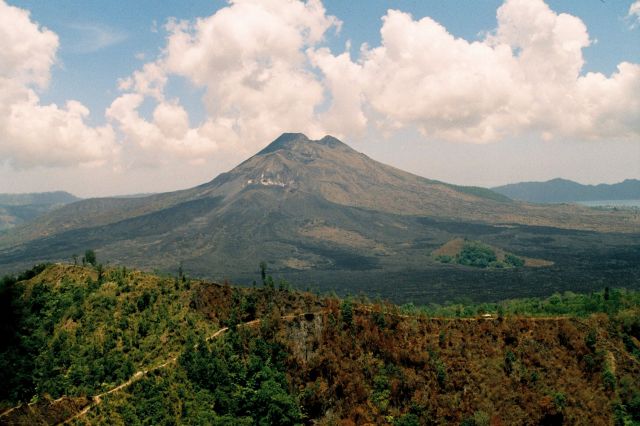 Zdjęcia: pod wulkanem, płn Bali, Wulkan Gunung Abang, INDONEZJA Zdjęcia: pod wulkanem, płn Bali, Wulkan Gunung Abang, INDONEZJA