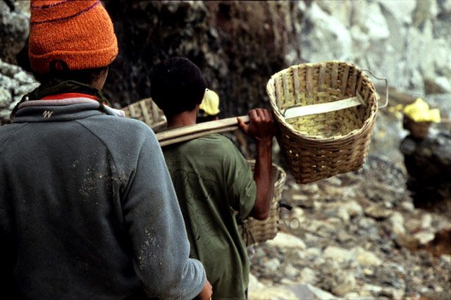 Zdjęcia: Ijen, Jawa, Ijen, Siarka, zloto biedoty, INDONEZJA Zdjęcia: Ijen, Jawa, Ijen, Siarka, zloto biedoty, INDONEZJA
