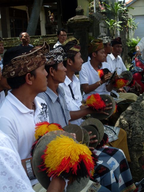 Zdjęcia: pólwysep Badung, Bali, ... przed świątynią..., INDONEZJA Zdjęcia: pólwysep Badung, Bali, ... przed świątynią..., INDONEZJA